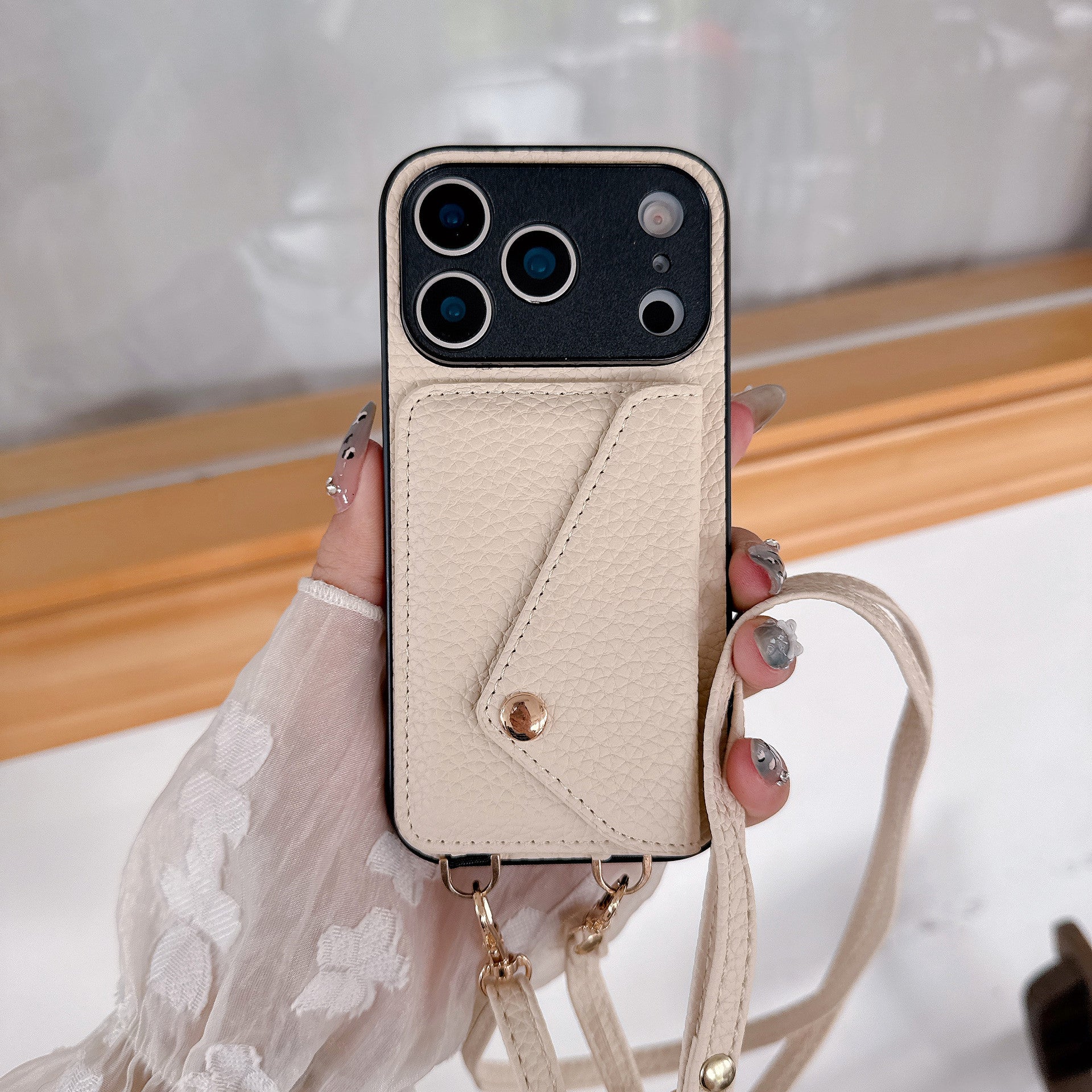 Einfache Umhängetasche aus Leder für Handy mit Schulterriemen