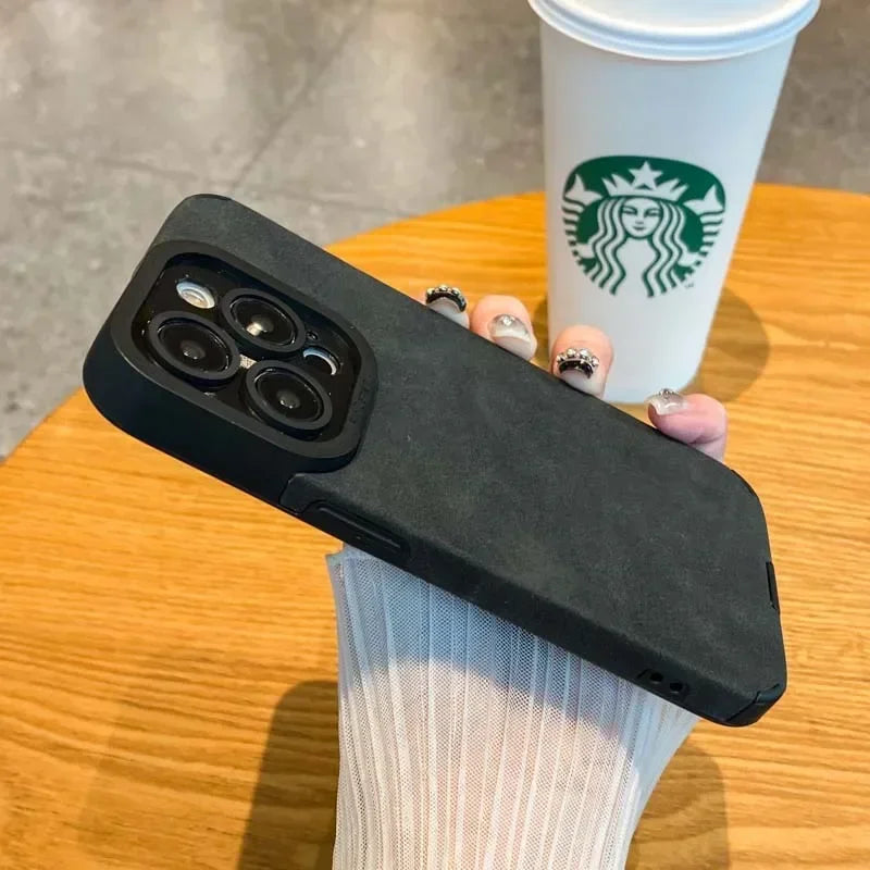 Modische Kunstfell-Handyhülle mit Linsenschutz